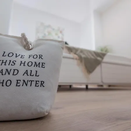 Norah With Private Parking *