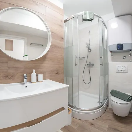 Norah With Private Parking 公寓 *