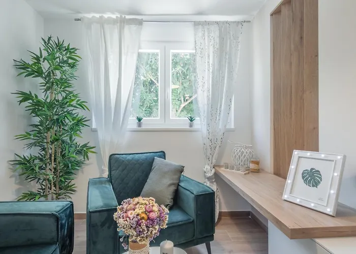 Norah With Private Parking Apartament