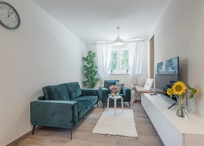 Norah With Private Parking *