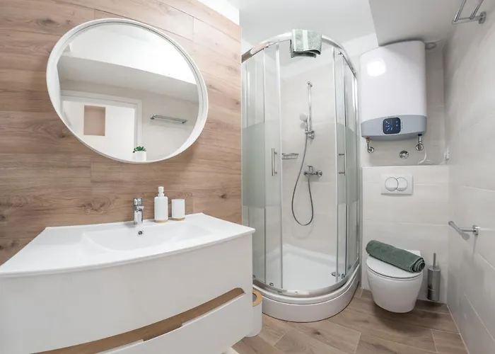 Norah With Private Parking Apartament *