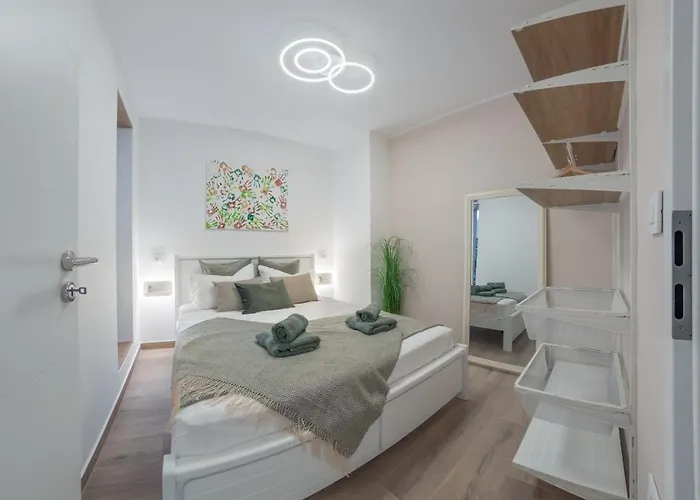 Apartment Norah With Private Parking Pula